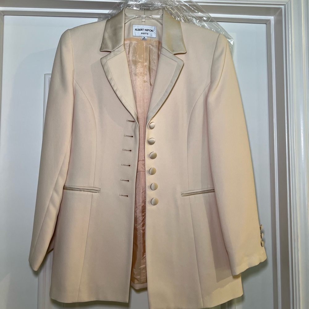 Albert Nipon Cream Blazer